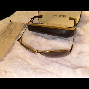 Louis Vuitton Womens Sunglasses Gold